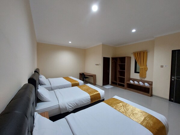 Family Room | Desk, free WiFi - Harmony Inn Belitung (Tanjung Pandan)
