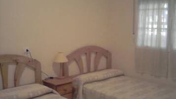 1 bedroom, free WiFi, bed sheets