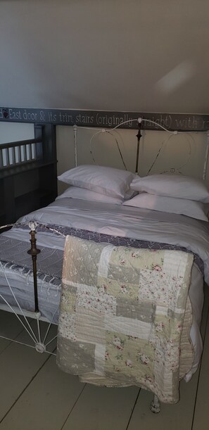 1 bedroom, individually decorated, individually furnished - Up country guest cottage (Adjala-Tosorontio)