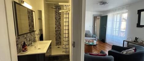 2 Schlafzimmer, Bügeleisen/Bügelbrett, Reisekinderbett, WLAN