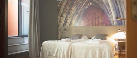 Bügeleisen/Bügelbrett, kostenloses WLAN, Bettwäsche