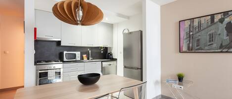 Fridge, microwave, oven, dishwasher