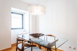 Dining - FLH Liberdade Contemporary Flat (Lisbon)
