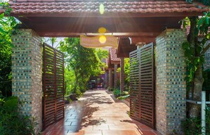 Property grounds - Bai Dinh Eco Homestay (Gia Vien)