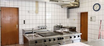 Nice apartment for 32 people with WIFI, TV, balcony and pets allowed