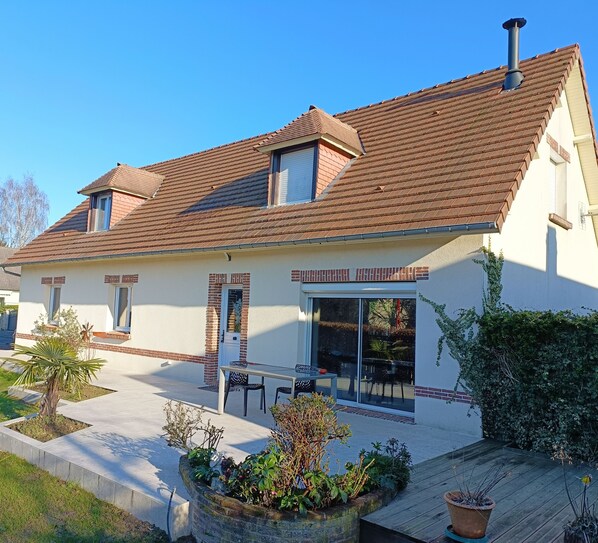 Exterior - Cormeilles Family House (Cormeilles)