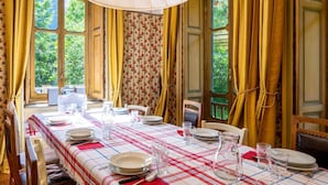 Dining - Wonderful private villa for 12 people with WIFI, TV, patio and pets allowed (Ala Di Stura)