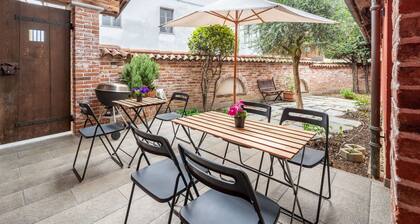 Wonderful villa for 12 guests with pool, A/C, WIFI, TV, terrace and pets allowed