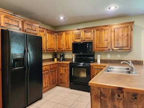 Coffee/tea maker, fridge, microwave, oven - Pet Friendly Lobo Landing Cabin! (Heber Springs)