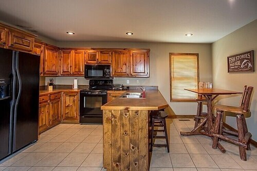 Pet Friendly Lobo Landing Cabin!