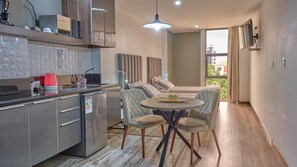 43-inch Smart TV with digital channels, TV, Netflix - Fiori Apartment (Santa Cruz)