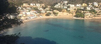 Charming villa for 8 people in a quiet location, with large swimming pool and magnificent view