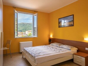 5 室のベッドルーム、旅行用ベビーベッド、WiFi (無料)