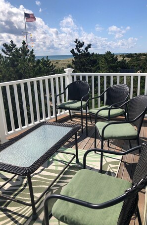 Property grounds - Hampton Home - Private Beach, Pool & Deck Near Wine Trail! (Westhampton Beach)