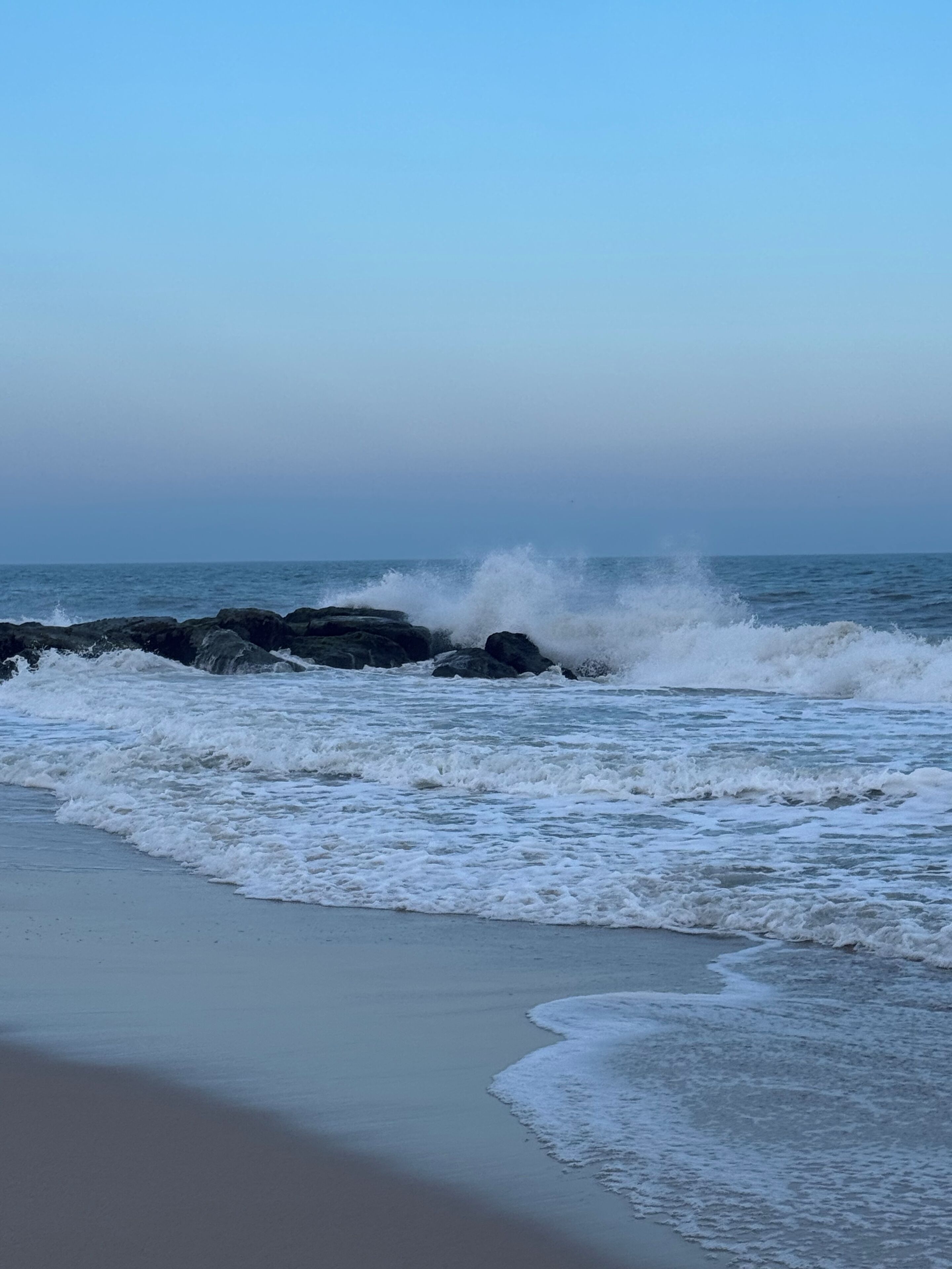 På stranden, liggestole, badehåndklæder