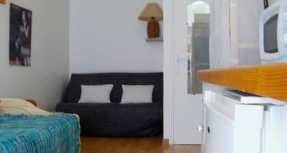 Private apartment-studio in the heart of Agde