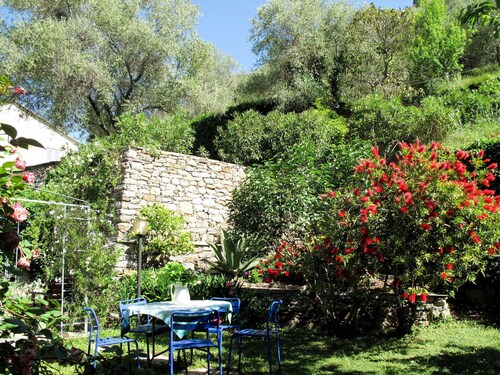 Hermoso apartamento para 6 personas con TV, patio y mascotas permitida