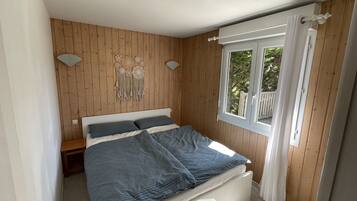 2 dormitorios, escritorio, wifi y ropa de cama