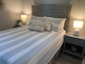 1 bedroom, iron/ironing board, WiFi, bed sheets - Newly Furnished One Bedroom Just Steps to Ferry Beach (Saco)