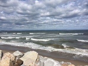 Beach nearby, sun-loungers, beach towels