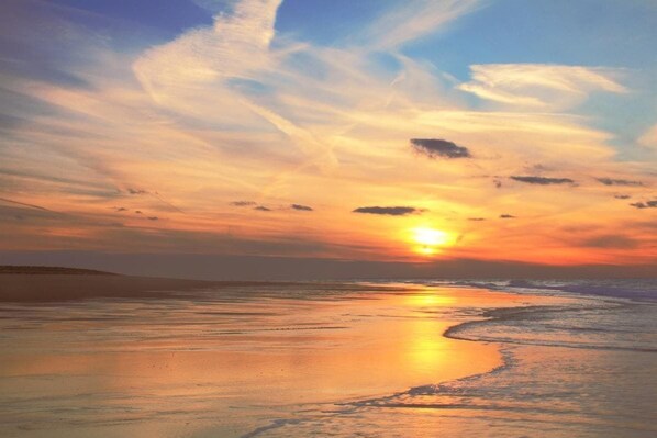 Cape Cod Bay - Condo w/ Beach Access & Water Views! (Provincetown)