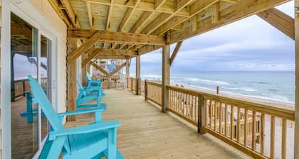 Charm Getaway - Oceanfront family home in a quiet stretch of Surf City !