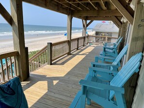 Property grounds - Charm Getaway - Oceanfront family home in a quiet stretch of Surf City ! (Surf City)