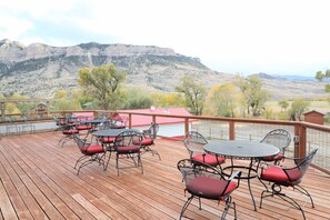 Honeymoon Cabin, 1 Queen Bed (NO PRIVATE BATHROOM) | Terrace/patio