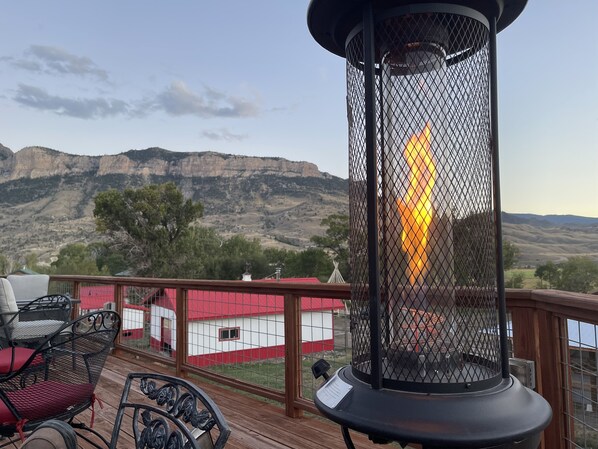 Terrace/patio - Eycat Lodging Company (Wapiti)