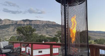 Eycat Lodging Company