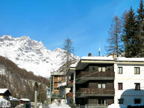 Cosy apartment for 4 people with WIFI, TV, terrace and pets allowed