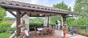 Stunning villa for 7 guests with A/C, WIFI, private pool, TV, terrace and pets allowed
