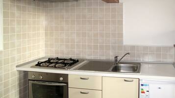 Microonde, forno, tostapane, seggiolone