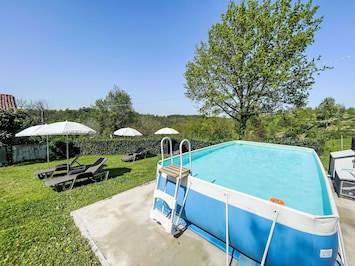 Propriété, Ciel, Communauté Des Plantes, Plante, Ombre, Mobilier De Jardin, Véhicule, Arbre, Parapluie, Loisir