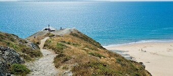 Charming stone house, flower garden, close to the sea and amenities