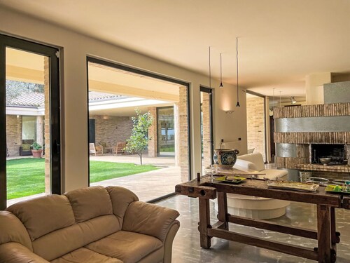 Wonderful private villa with A/C, WIFI, private pool, TV, patio, pets allowed and panoramic view