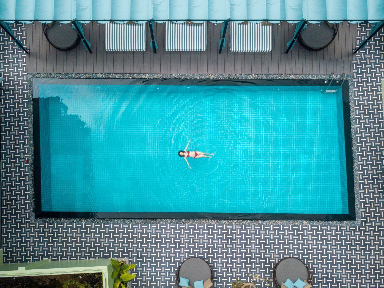 Indoor pool, outdoor pool
