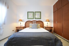 2 dormitorios, tabla de planchar con plancha, wifi gratis y ropa de cama