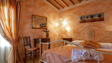 2 camere, culla da viaggio, Wi-Fi gratuito