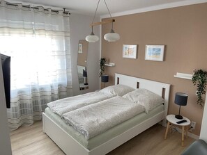 4 chambres, fer et planche à repasser, Wi-Fi gratuit, draps fournis