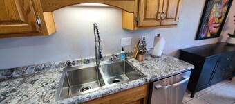 Suuri valinta GB-liike- ja liikuntamatkailijoille 3 makuuhuoneen, 1. 5 kylpy-duplex-yksikön kanssa