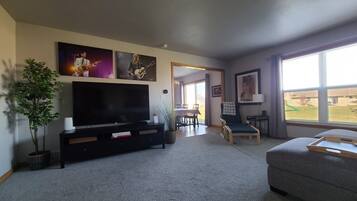 Smart TV, DVD player, books