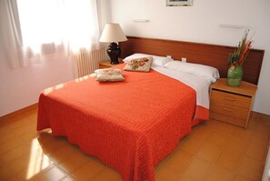 公寓, 2 间卧室 (4 people) | 羽绒被、客房内保险箱、笔记本电脑工作区、免费 WiFi