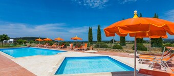 Bonito apartamento en villa para 6 personas con piscina, WIFI, A/C, TV, terraza y mascotas permitida