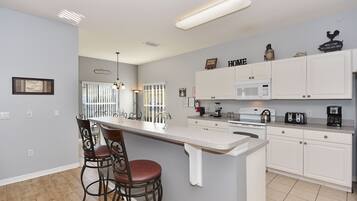 House, Multiple Beds, Private Pool, Pool View | Private kitchen | Fridge, microwave, stovetop, dishwasher