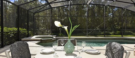 Ferienhaus, Mehrere Betten, eigener Pool, Poolblick | Balkon