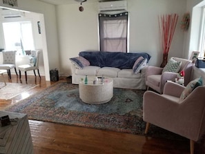 Smart TV, books - Quaint Abingdon Cottage Downtown 420 East Valley Street (Abingdon)