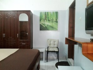 Comfort Studio | 3 bedrooms, iron/ironing board, free WiFi, bed sheets