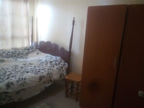 Single Room | Free WiFi, bed sheets