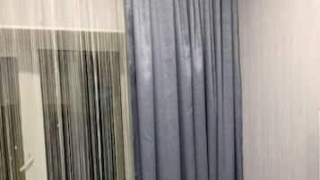 Standard-Einzelzimmer | 2 Schlafzimmer, Zimmersafe, Verdunkelungsvorhänge, Bügeleisen/Bügelbrett